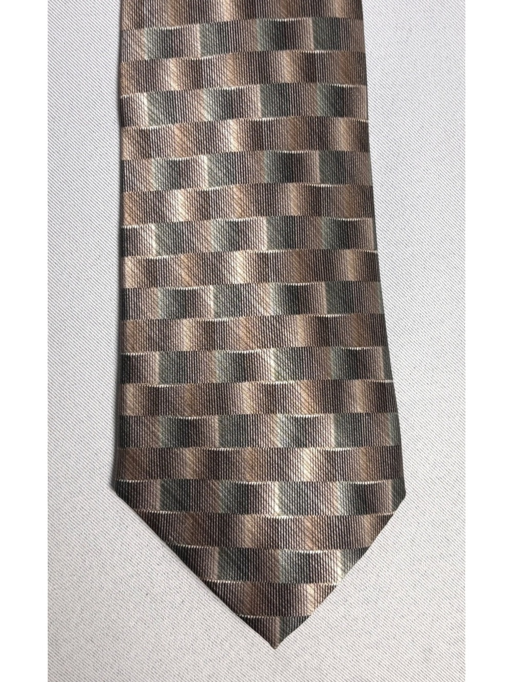 Geoffrey Beene Men's Silk Tie Brown and Green Patterned